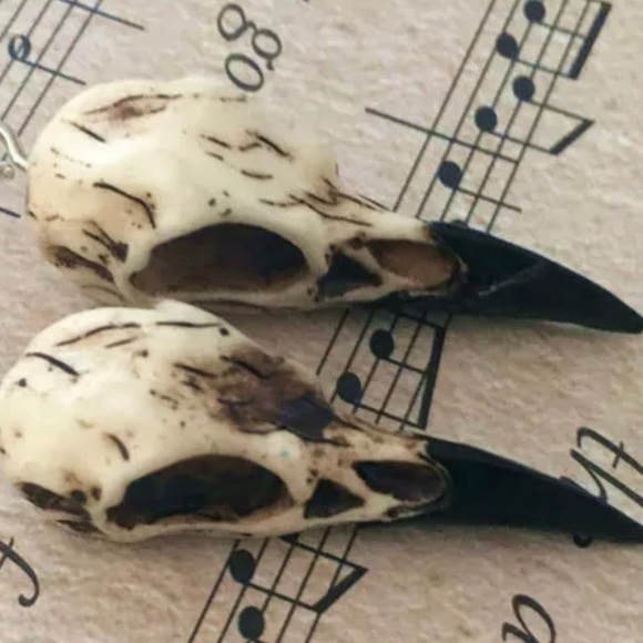 Raven Skull Earrings - Picture 2 of 3